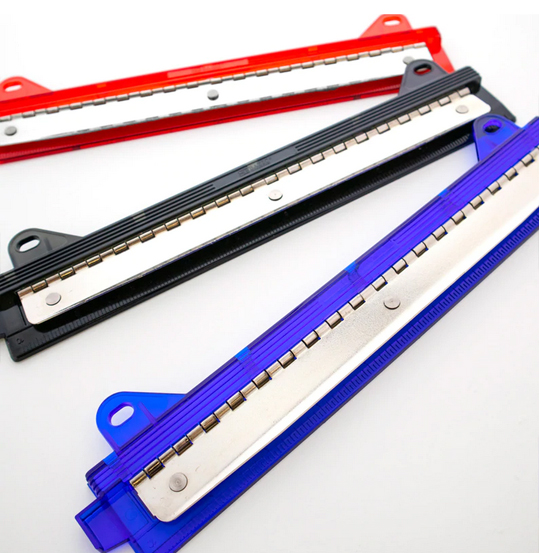 portable-3-hole-paper-puncher